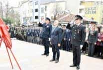 29 ekim cumhuriyet bayrami celenk sunma toreni gerceklestirildi