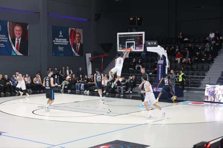 Çayırova Potada Namağlup Liderliğini Sürdürüyor