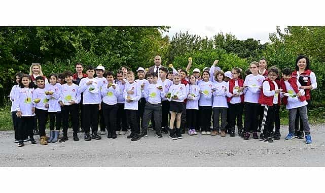 cocuklar tarimi lider cocuk tarim kampinda ogreniyor