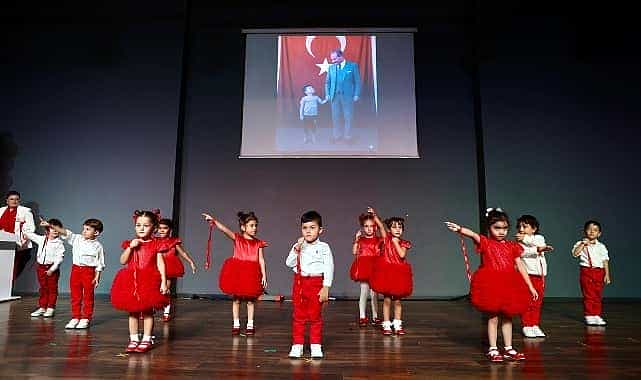 didim belediyesi deniz yildizlari kres ve gunduz bakimevinde minik yurekler 29 ekim cumhuriyet bayramini coskuyla kutladi