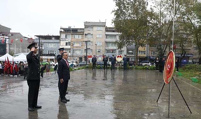 inegolde cumhuriyet bayrami kutlamalari basladi
