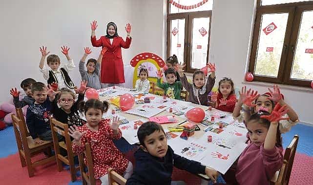 nevsehirde cocuklara yonelik cumhuriyet bayrami etkinligi