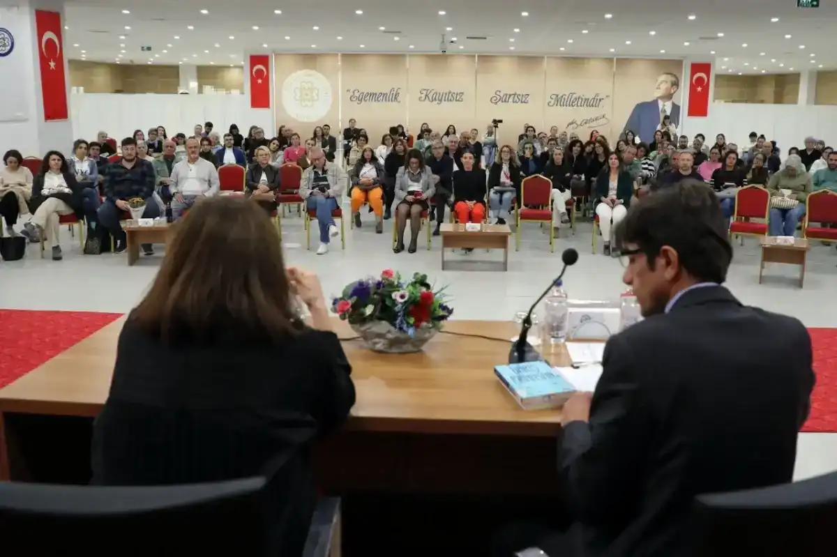 Muğla Büyükşehir Kitap Kulübü Okumayı Toplumsal Bir Etkinliğe Dönüştürüyor