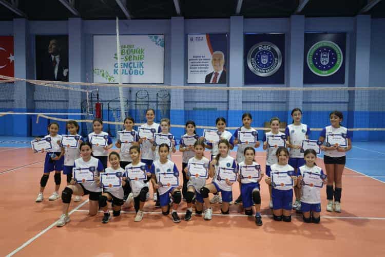 Bursa Kış Spor Okullarında Sertifika Sevinci