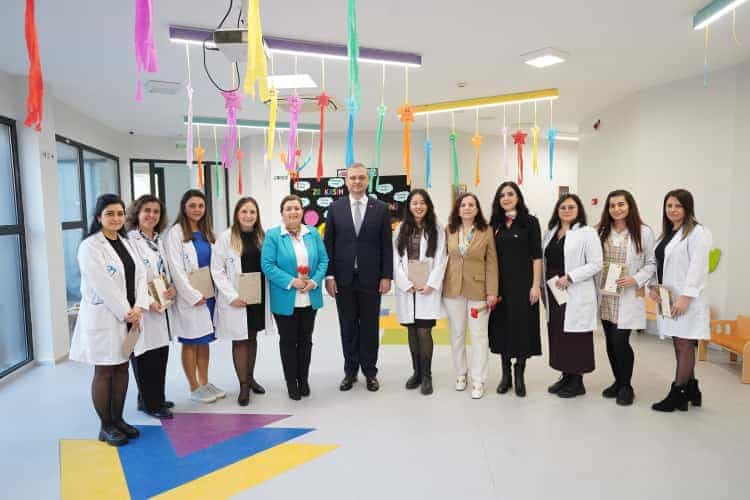 Beylikdüzü’nde 4 Binden Fazla Fidan Öğretmenler İçin Toprakla Buluştu