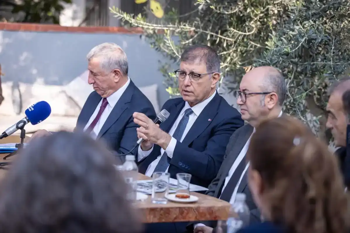 Tugay, Güzelbahçe Muhtarlarıyla Görüştü