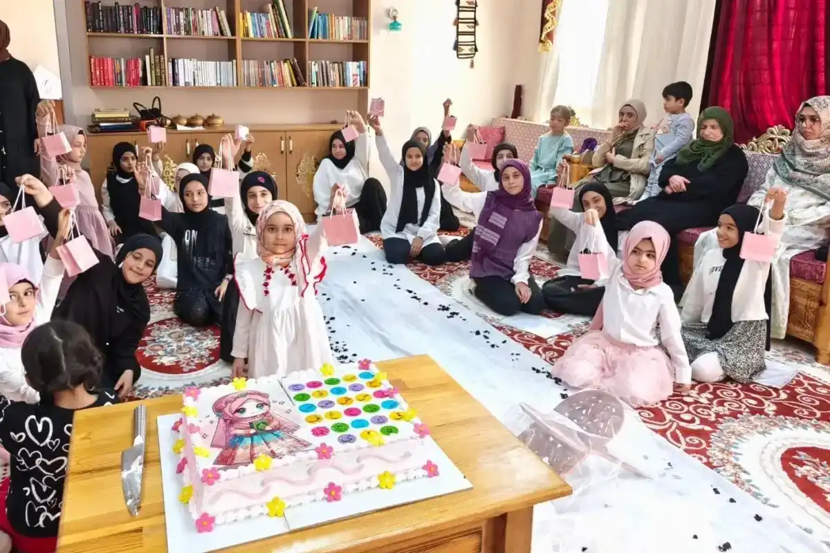 Mardin Yeşilli’de Gençler Gençlik Merkezi’nde Kur’an Eğitimi Alıyor