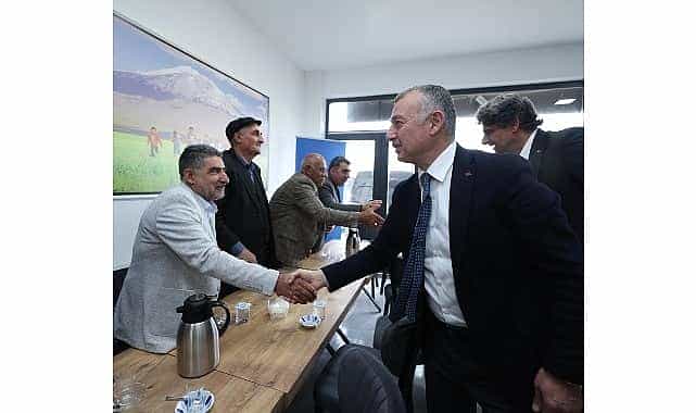 baskan buyukakin agrililarla bir araya geldi