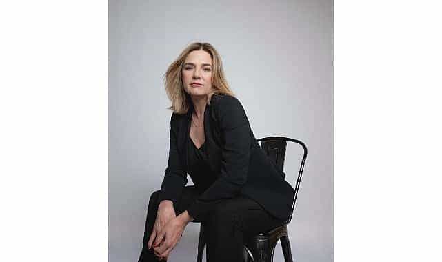 birsen tezer world akustik sahnesinde muzikseverlerle bulusuyor