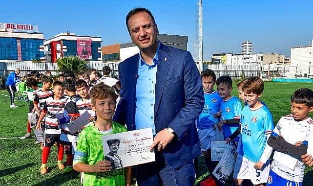 bornovali minikler 10 kasim anisina mucadele etti