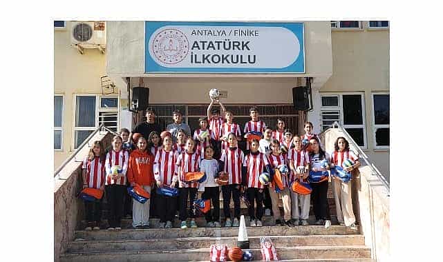 buyuksehirden gelecegin sporcularina malzeme destegi