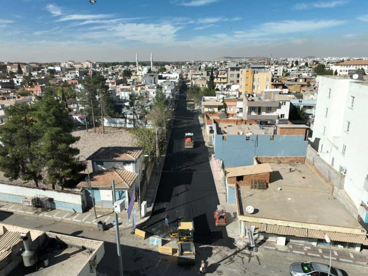 Büyükşehir, Ceylanpınar’da Karayolları Standartlarında Asfalt Çalışması Yaptı