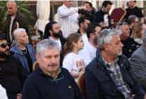 cesme belediyesi balikcilar ve terziler sokagi yenileme projesini esnafla paylasti