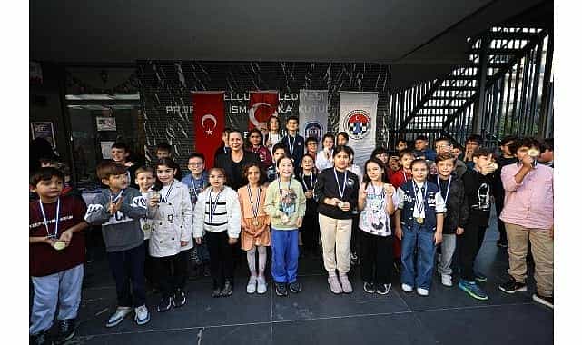 efes selcukta ataya saygi satranc turnuvasi sona erdi