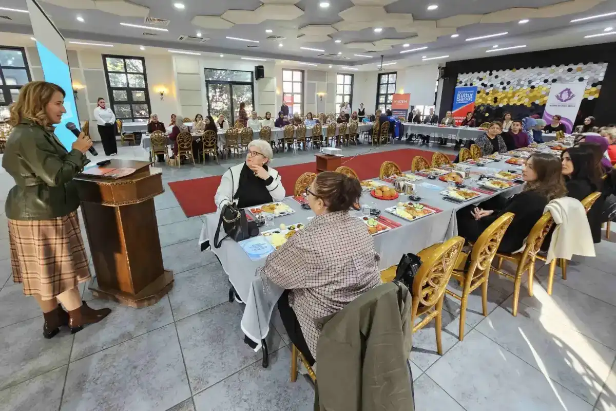 Gölcük’te Kadına Yönelik Şiddet Farkındalığı Etkinliği