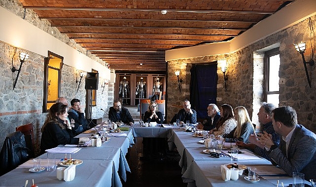 İzmir Şehir Tiyatroları Danışma Kurulu toplandı 1 izmir sehir tiyatrolari danisma kurulu toplandi