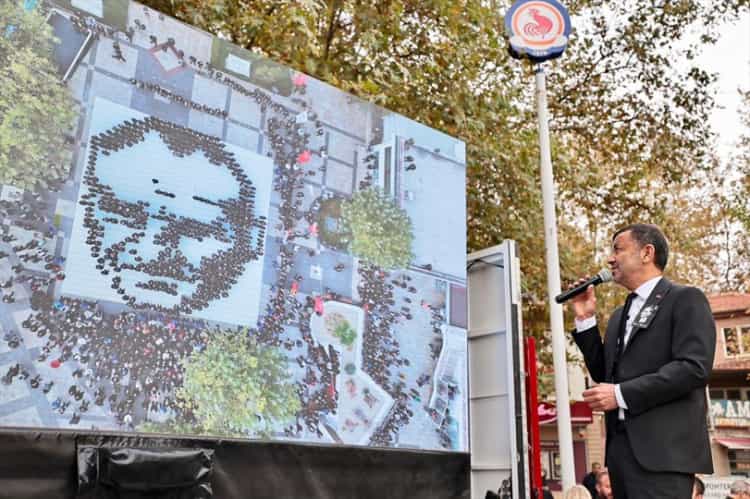 Denizli Belediyesi’nden Anlamlı Atatürk Silüeti