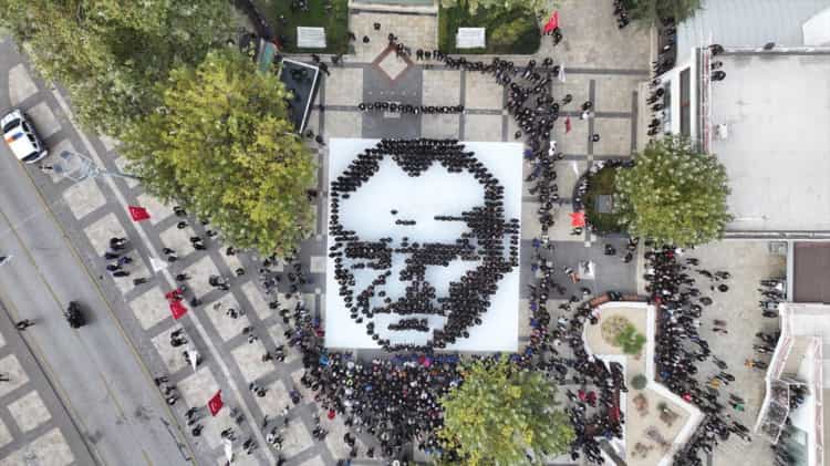 Denizli Belediyesi’nden Anlamlı Atatürk Silüeti