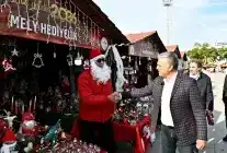 Ümit Uysal Yeni Yıl Çarşısı’nı Gezdi