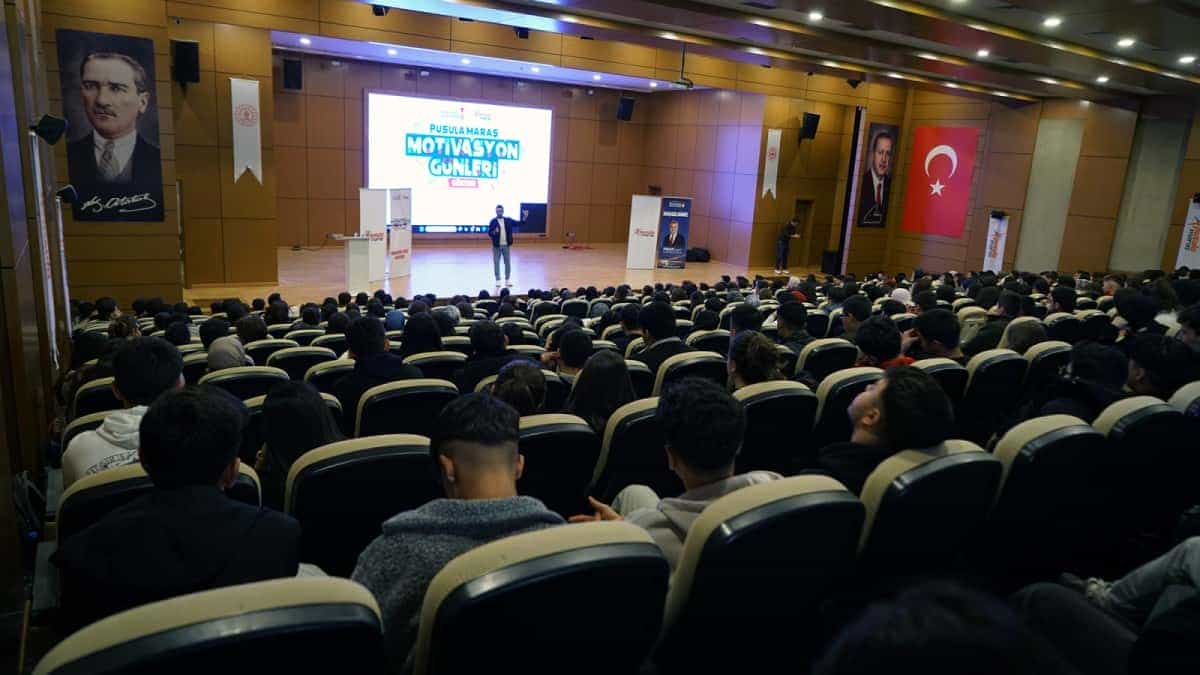 Göksun’da Gençlere Gri Koç’tan Sınav Desteği