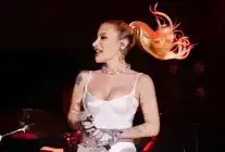 Sezen Aksu, İrem Derici için özel şarkı hazırladı