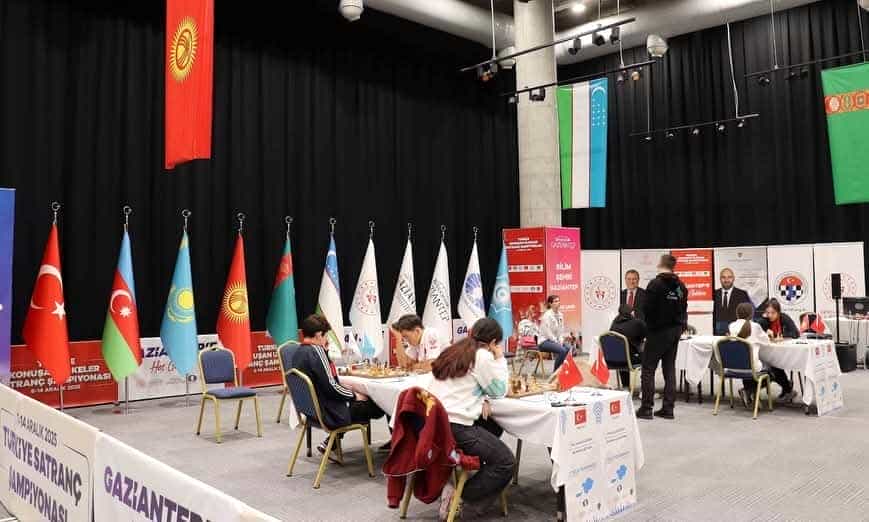 Gaziantep’te Çifte Satranç Şampiyonası Heyecanı Devam Ediyor 1 Gaziantep’te Çifte Satranç Şampiyonası Heyecanı Devam Ediyor