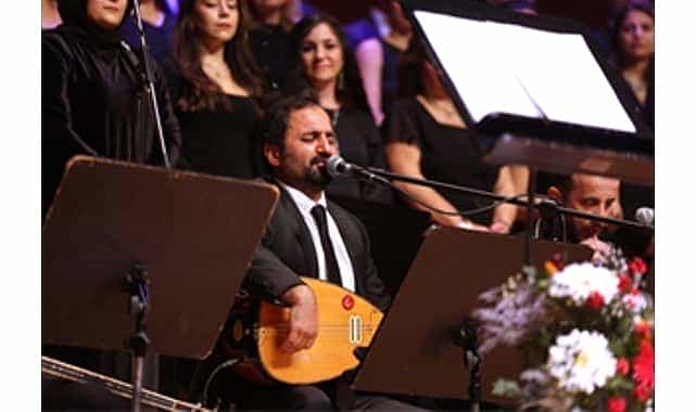 bedia akarturkten buyuksehir korosuna yeni yil surprizi