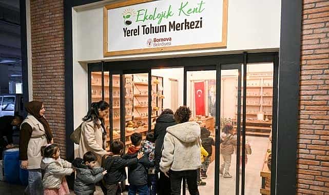 bornovada minik eller topraga dokunus