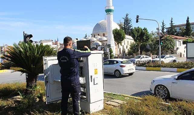 buyuksehir manavgatin sinyalizasyon altyapisini yeniliyor
