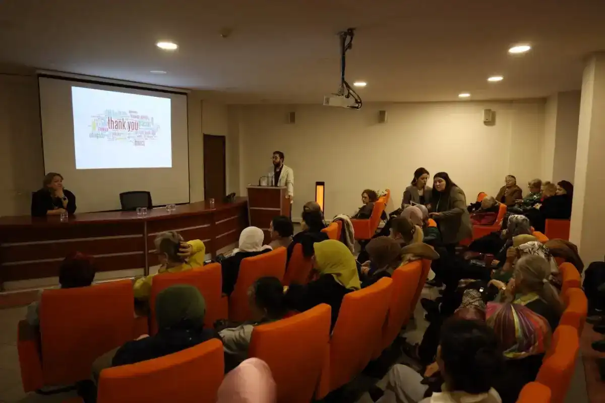 Kocaeli’de “Sağlıklı Yaş Alma” Semineri Gerçekleştirildi 1 Kocaeli’de “Sağlıklı Yaş Alma” Semineri Gerçekleştirildi