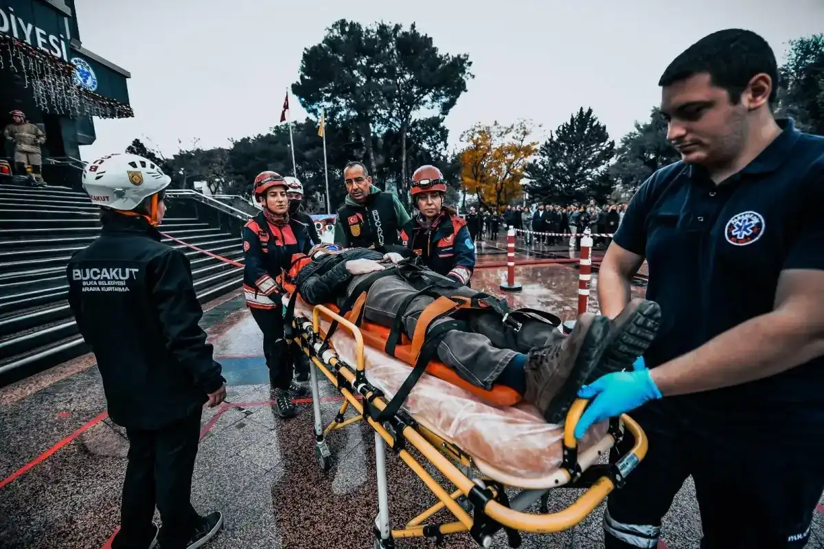 İzmir İtfaiyesi Acil Durumlara Hazırlığını Sürdürüyor