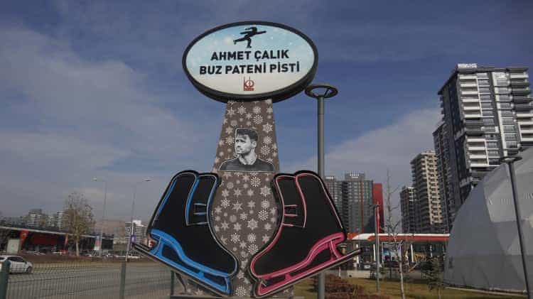 Ankara Keçiören’de Ücretsiz Buz Pateni Keyfi Yoğun İlgi Görüyor