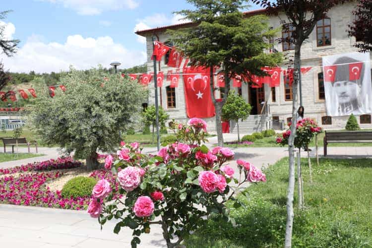 Keçiören’de Seradan Parklara Uzanan Yeşil Dokunuş