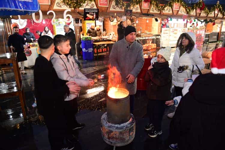 Osmangazi Meydanı Türk Sanat Müziğiyle Şenlendi