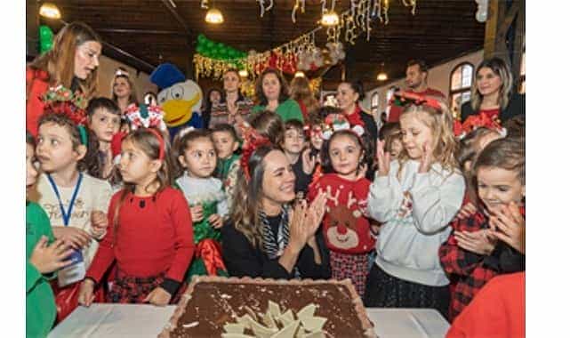yuvamiz izmirli cocuklara yeni yil surprizi