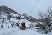 Trabzon’da Kar Yağışı 34 Mahalle Yolunu Kapattı