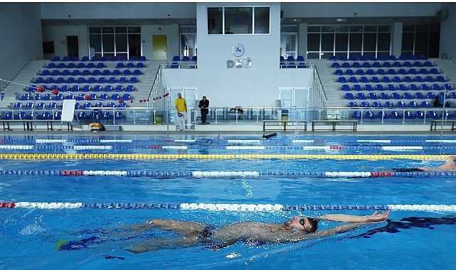 deu kapilarini milli yuzucu emre sakciya acti