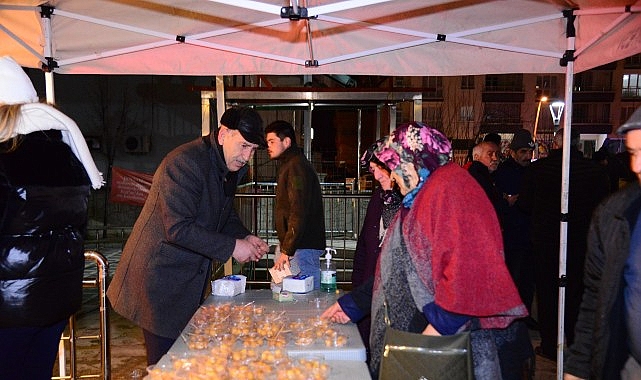 mirac kandilinde lokma ikrami yapildi