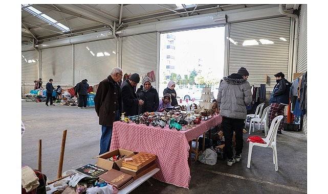 selcukluda 2026 yilinin ilk 2 el pazari yeniden vatandaslarla bulustu